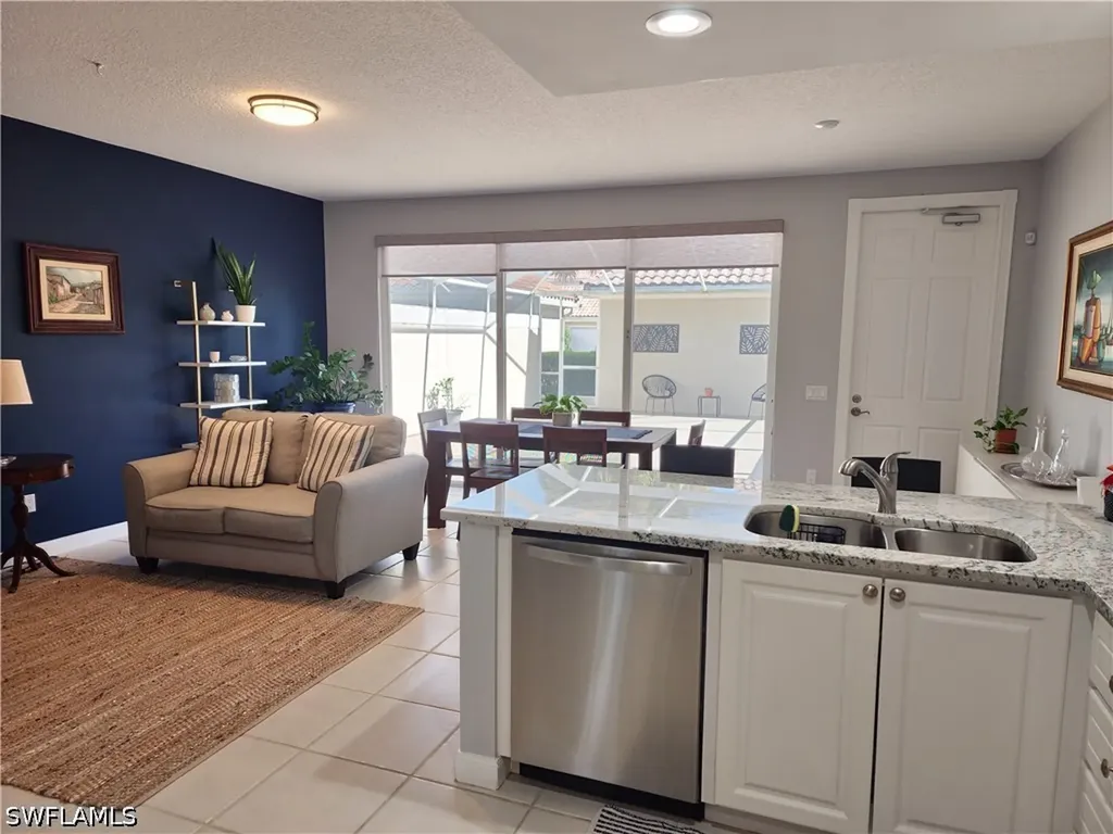 Naples FL, 6112 Towncenter Circle