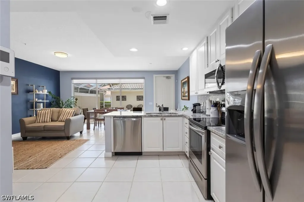 6112 Towncenter Circle Naples FL 34119