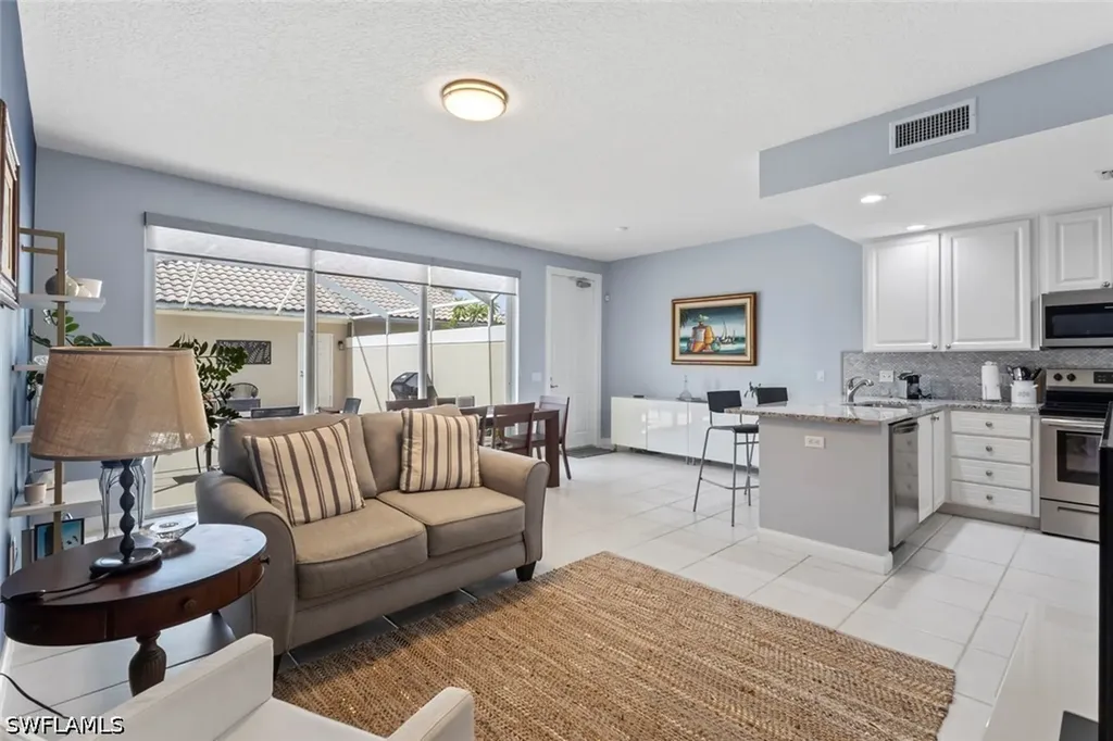 6112 Towncenter Circle Naples FL 34119