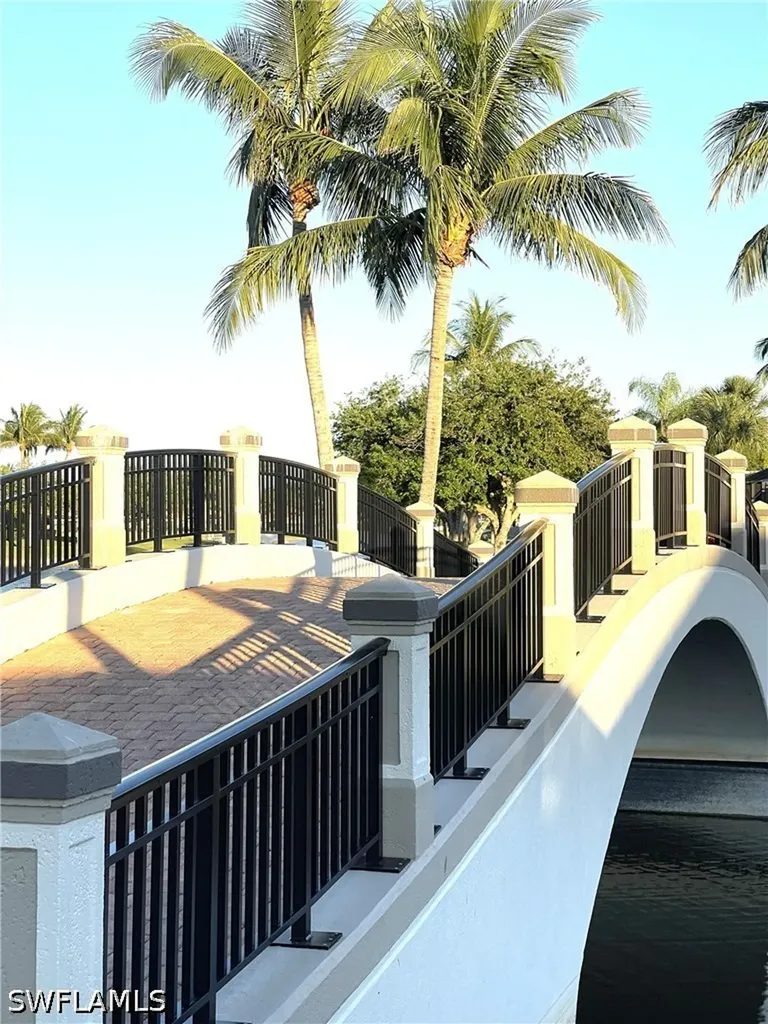 6112 Towncenter Circle Naples FL 34119