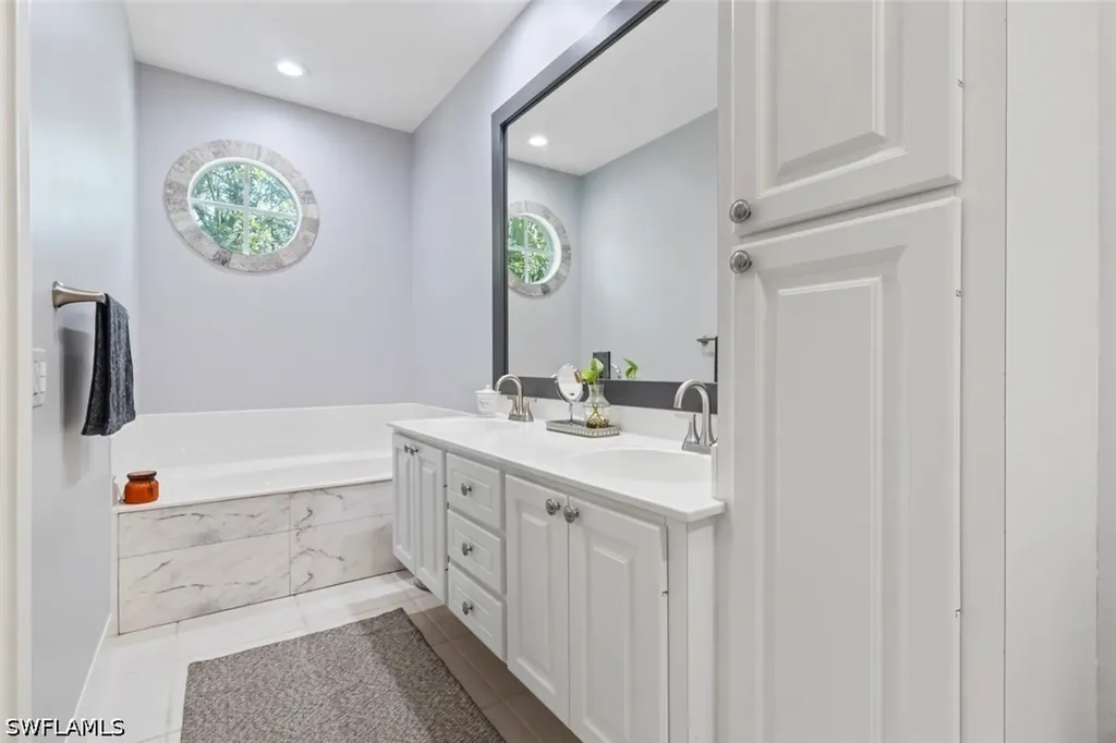 6112 Towncenter Circle Naples FL 34119