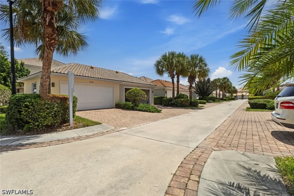 6112 Towncenter Circle Naples FL 34119