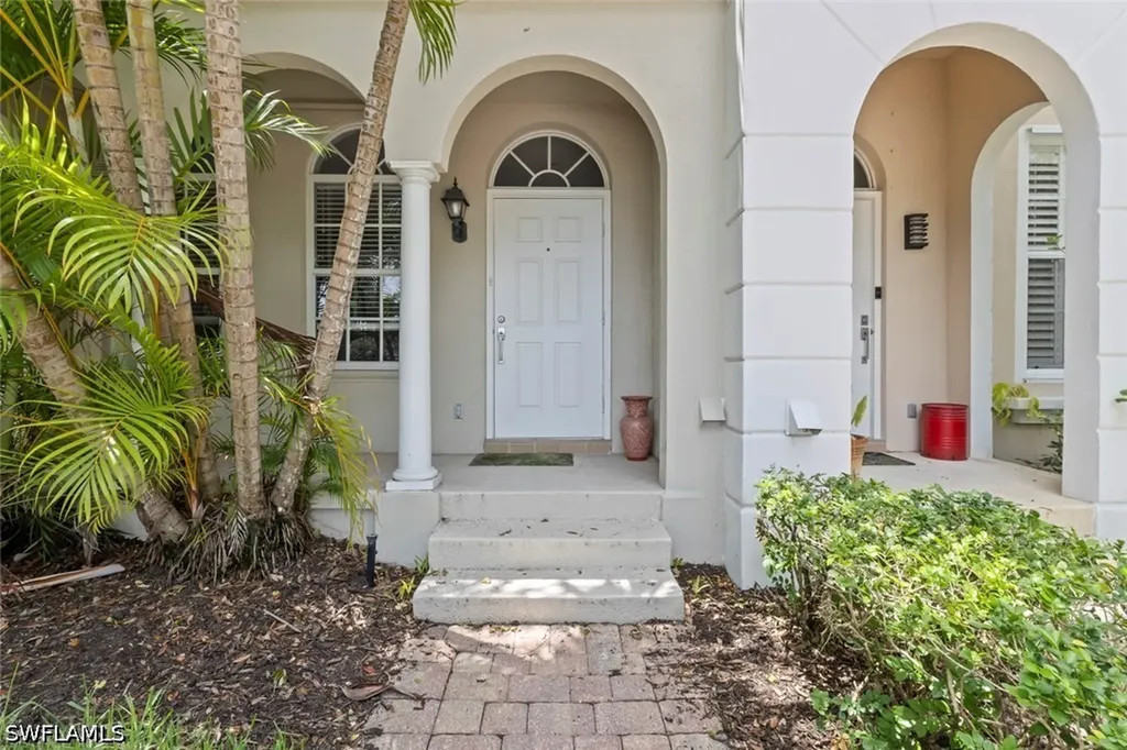 6112 Towncenter Circle Naples FL 34119