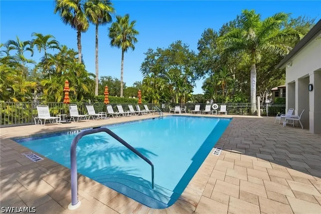300 Diamond Circle Naples FL 34110