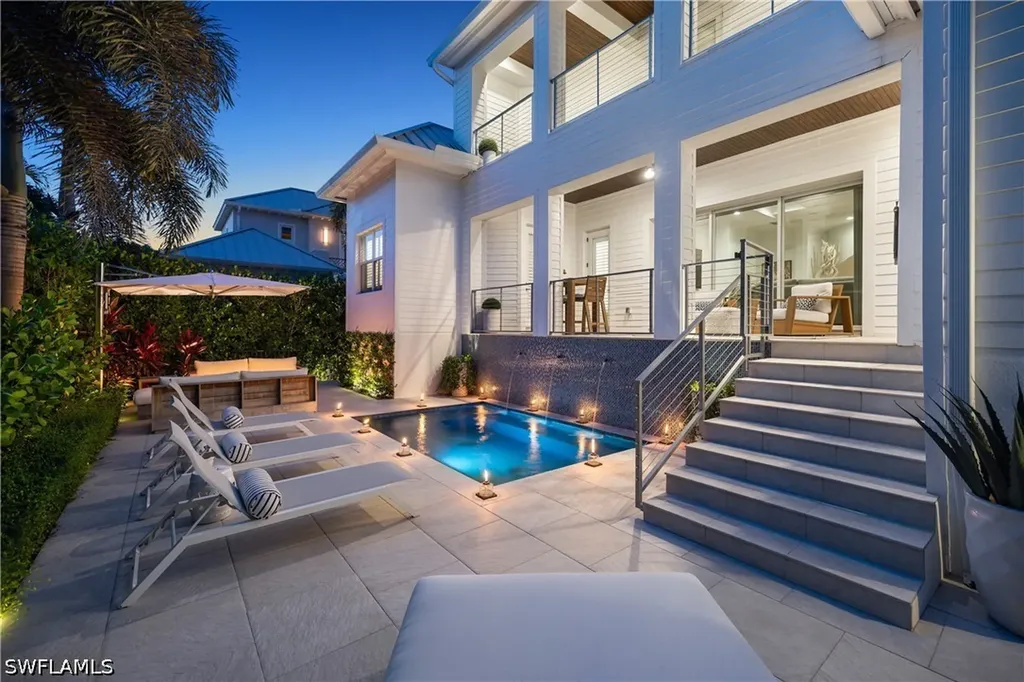 950 8th Street S Naples FL 34102