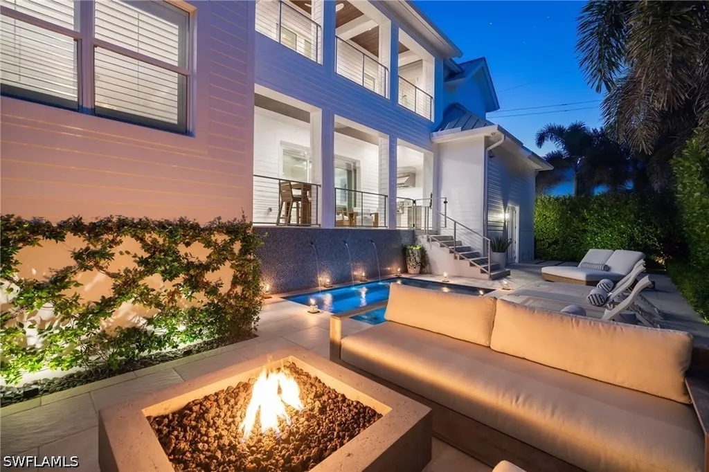 950 8th Street S Naples FL 34102