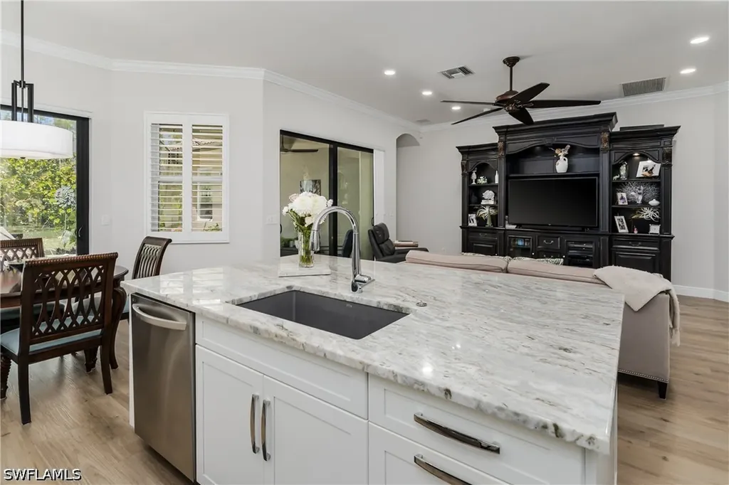6495 Waverly Green Way Naples FL 34110