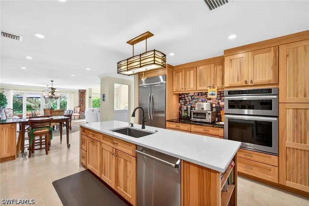 4030 Crayton Road Naples FL 34103