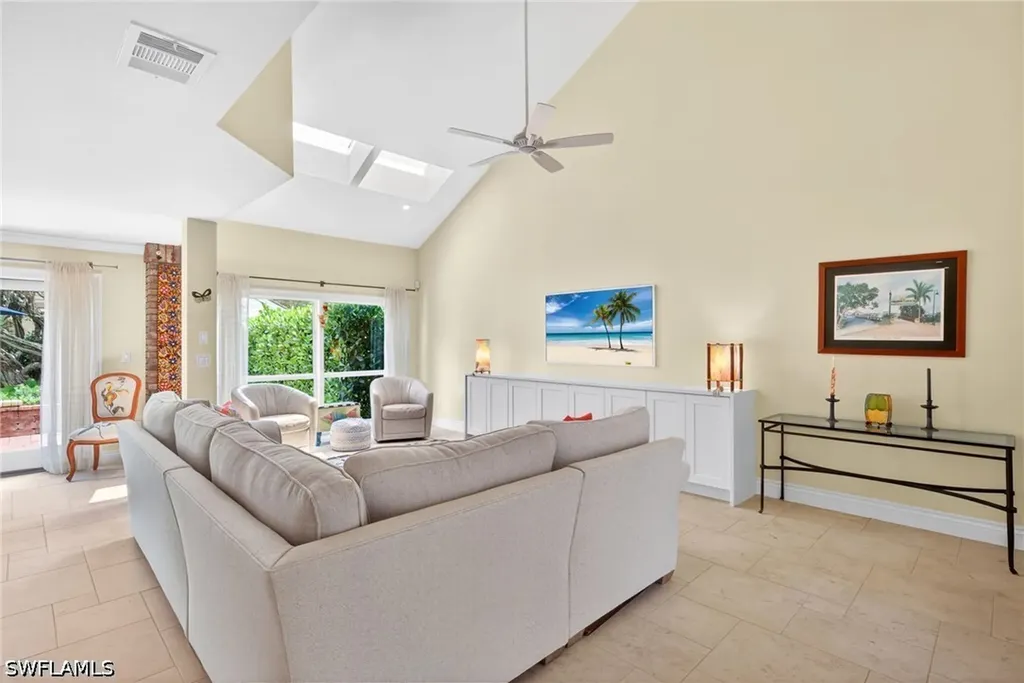 4030 Crayton Road Naples FL 34103