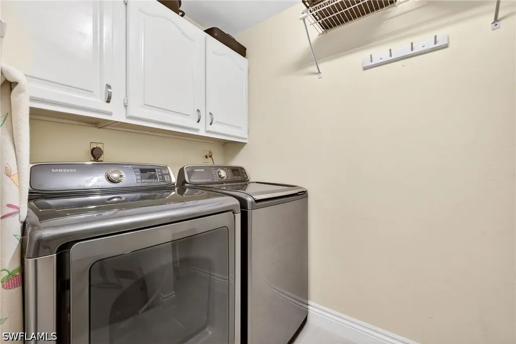 4030 Crayton Road Naples FL 34103
