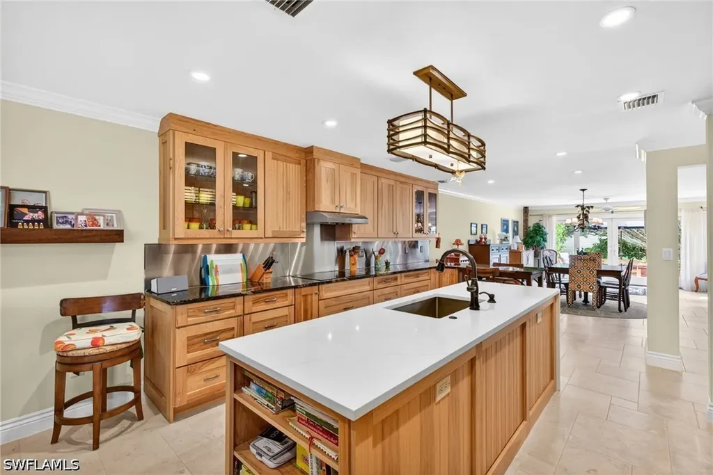 4030 Crayton Road Naples FL 34103