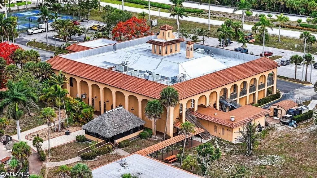 314 Stella Maris Drive S Naples FL 34114
