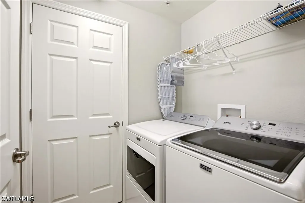 3163 Serena Lane Naples FL 34114