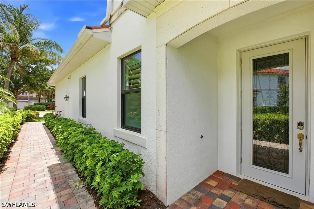 3163 Serena Lane Naples FL 34114