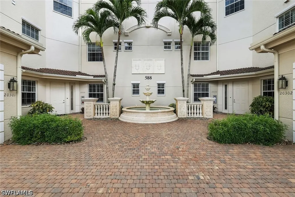 588 Avellino Isle Circle Naples FL 34119