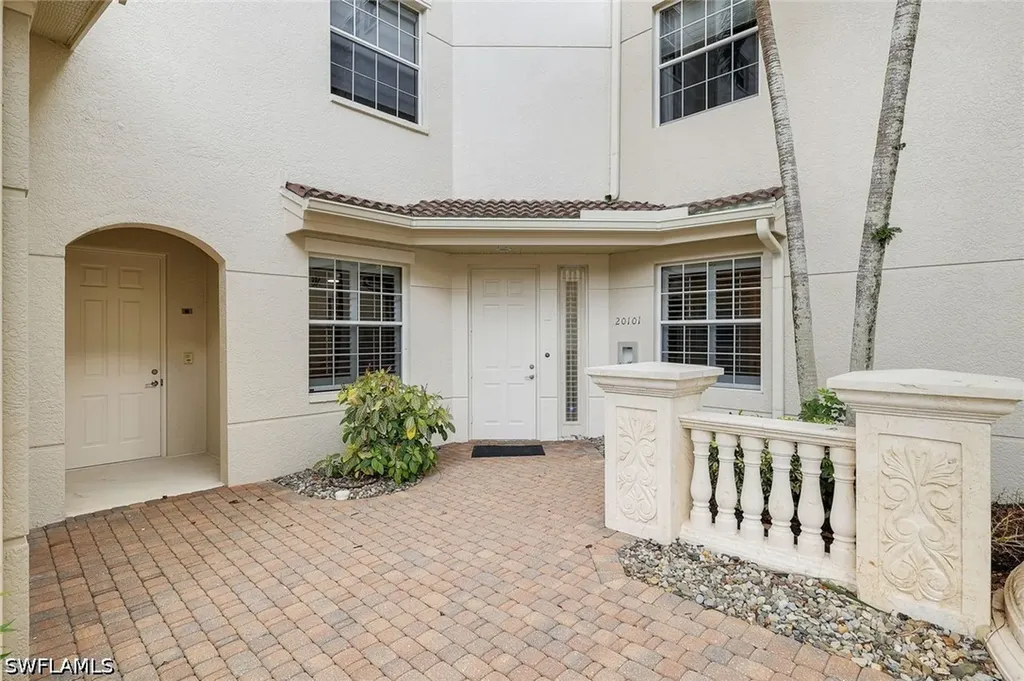588 Avellino Isle Circle Naples FL 34119