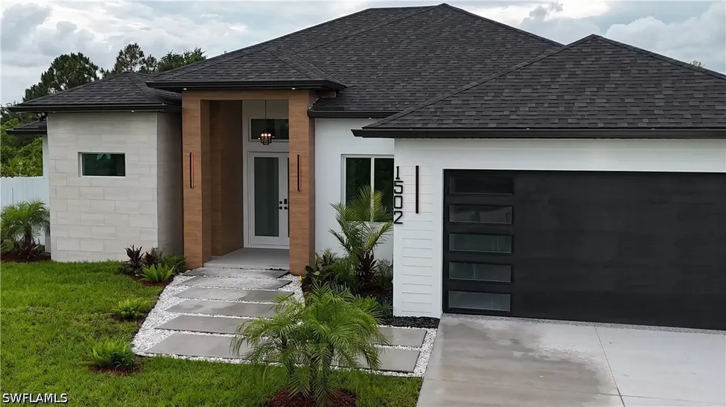 1502 Sara Avenue S Lehigh Acres FL 33976