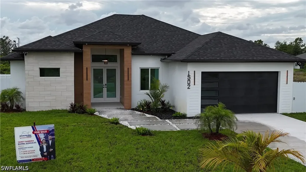 1502 Sara Avenue S Lehigh Acres FL 33976