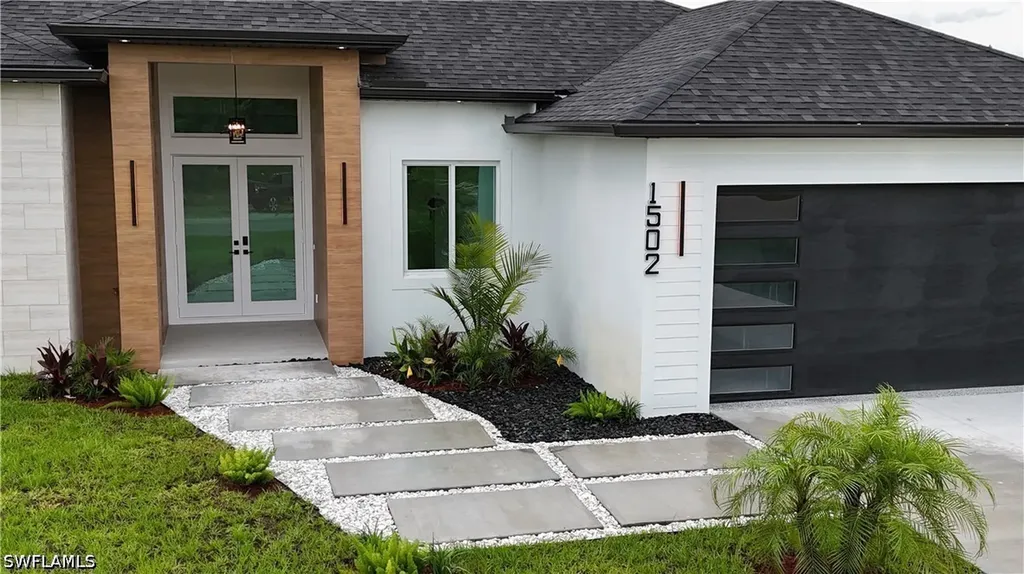 1502 Sara Avenue S Lehigh Acres FL 33976