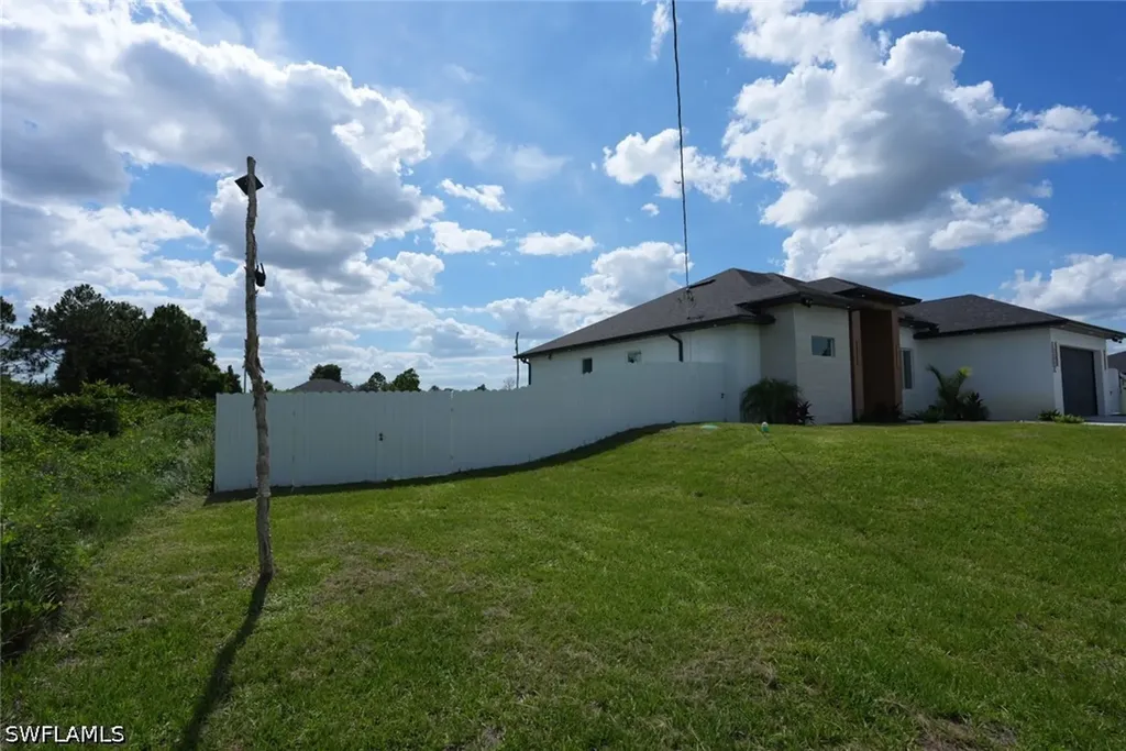 1502 Sara Avenue S Lehigh Acres FL 33976