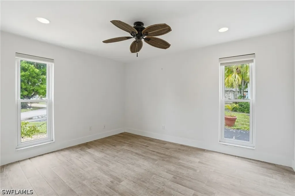 22 Kings Road Naples FL 34112