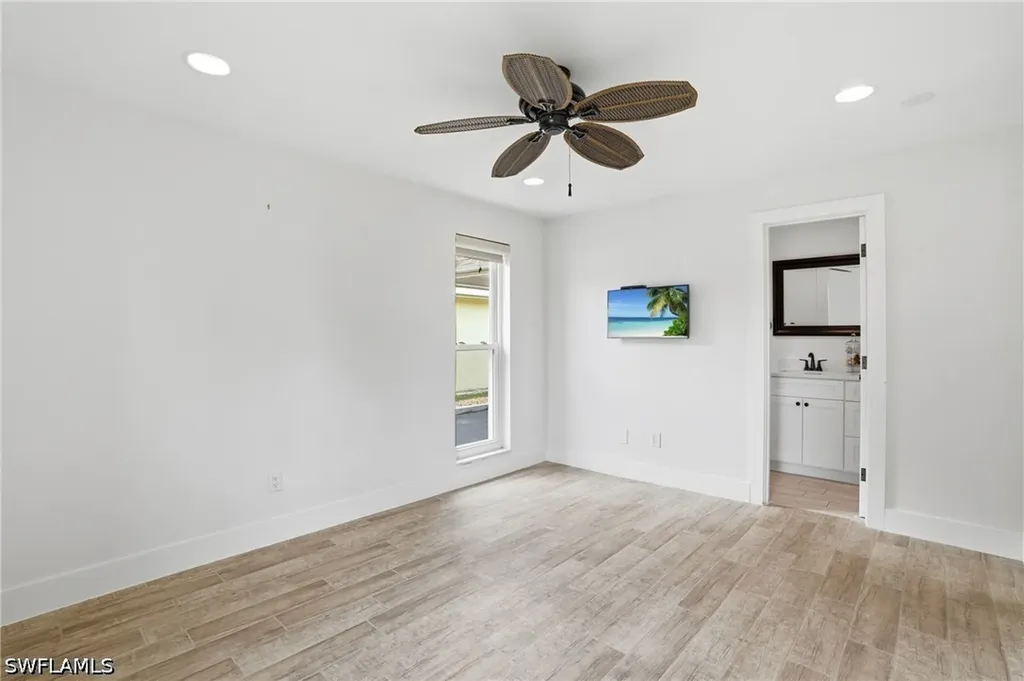 22 Kings Road Naples FL 34112