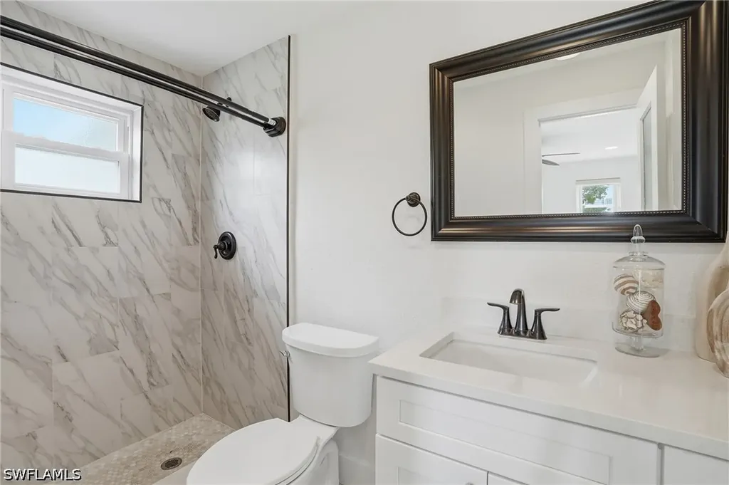 22 Kings Road Naples FL 34112