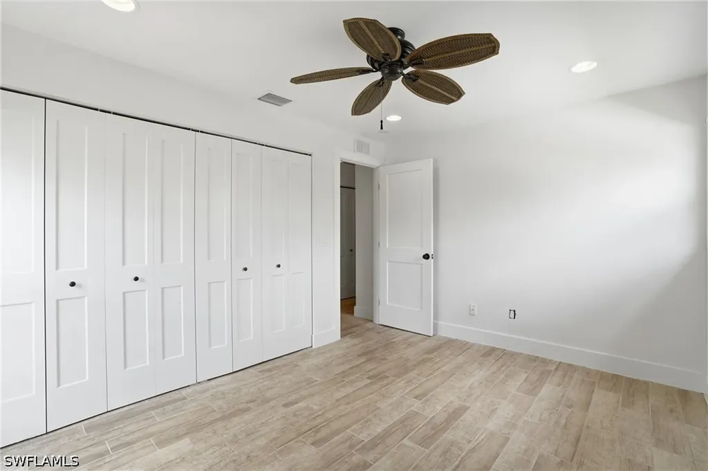22 Kings Road Naples FL 34112