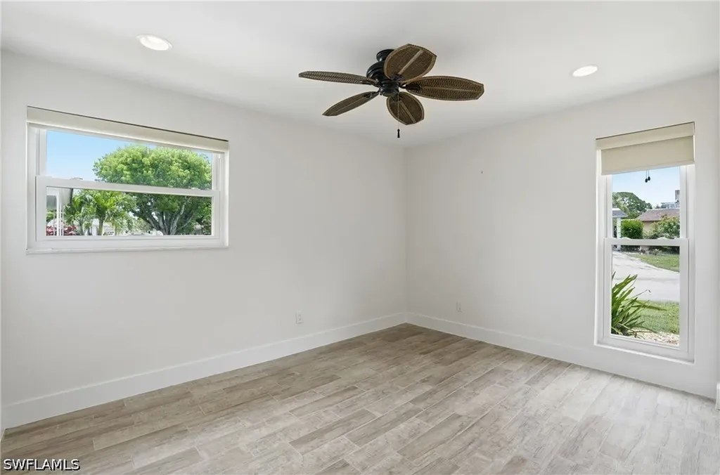 22 Kings Road Naples FL 34112
