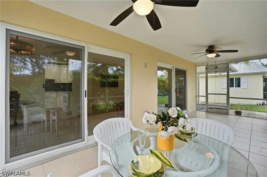 22 Kings Road Naples FL 34112