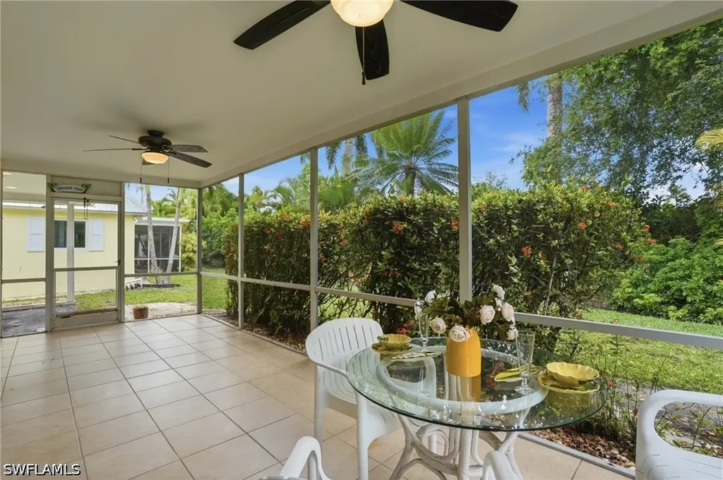 22 Kings Road Naples FL 34112