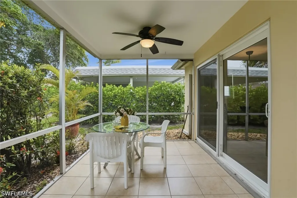 22 Kings Road Naples FL 34112