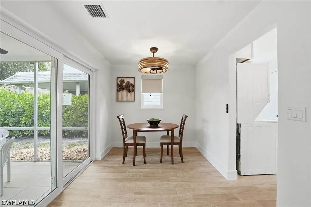 22 Kings Road Naples FL 34112
