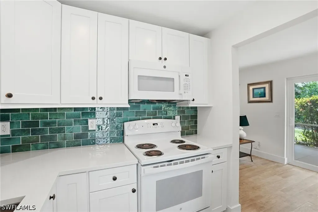 22 Kings Road Naples FL 34112