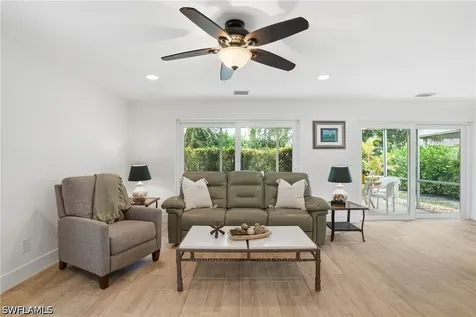 22 Kings Road Naples FL 34112