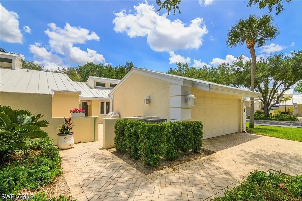 15573 Lockmaben Avenue Fort Myers FL 33912