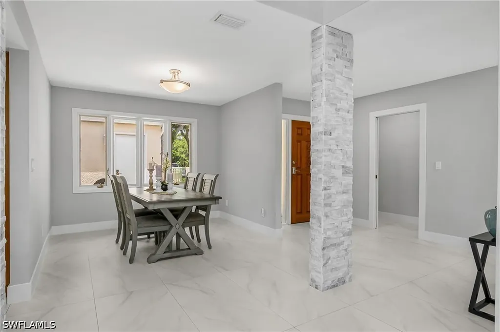 15573 Lockmaben Avenue Fort Myers FL 33912