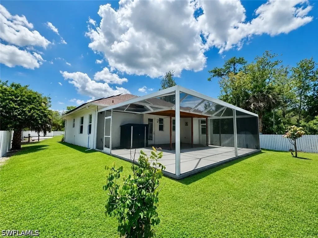 233 39th Avenue NE Naples FL 34120