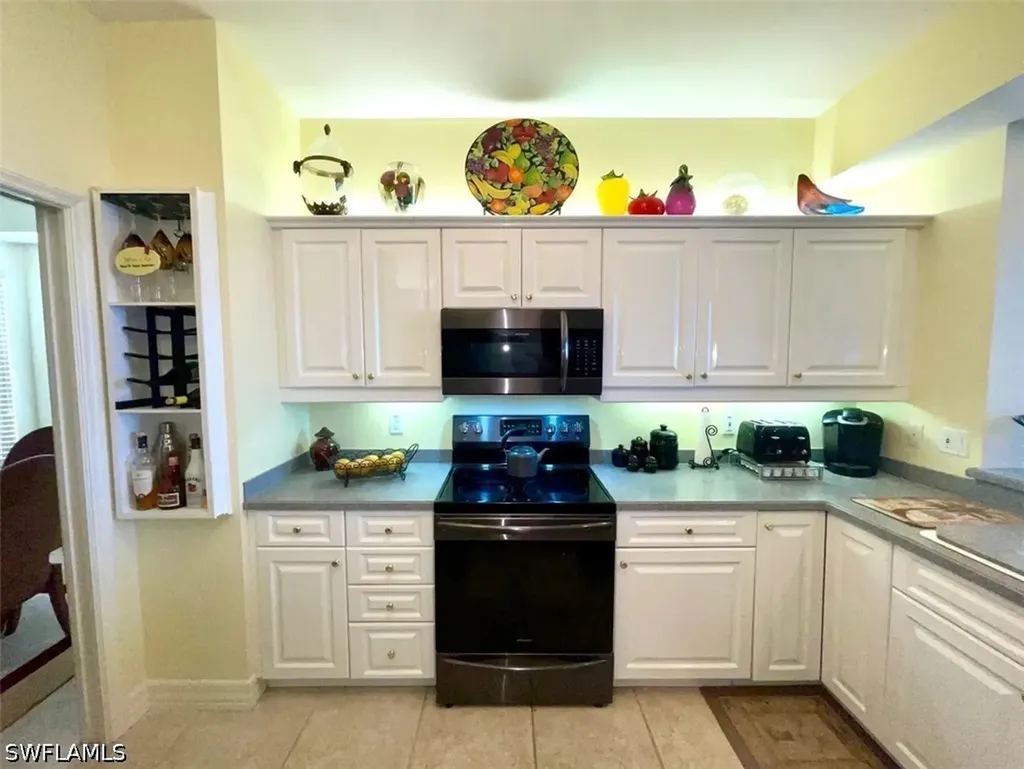 451 Bayfront Place Naples FL 34102