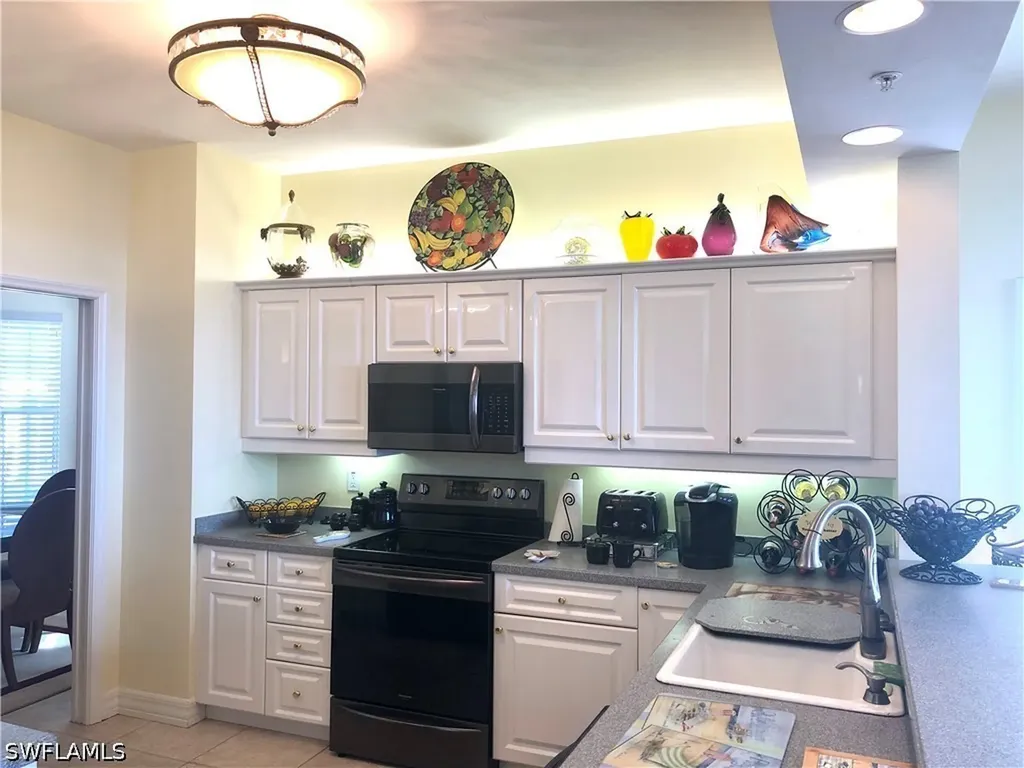 451 Bayfront Place Naples FL 34102