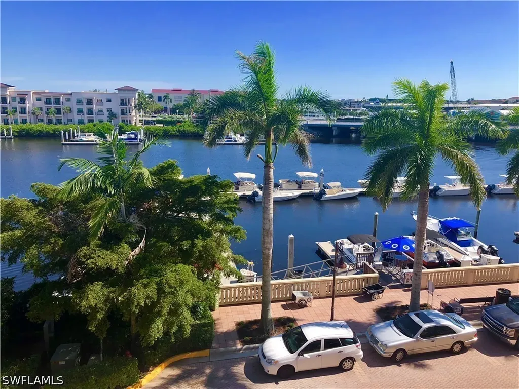 451 Bayfront Place Naples FL 34102