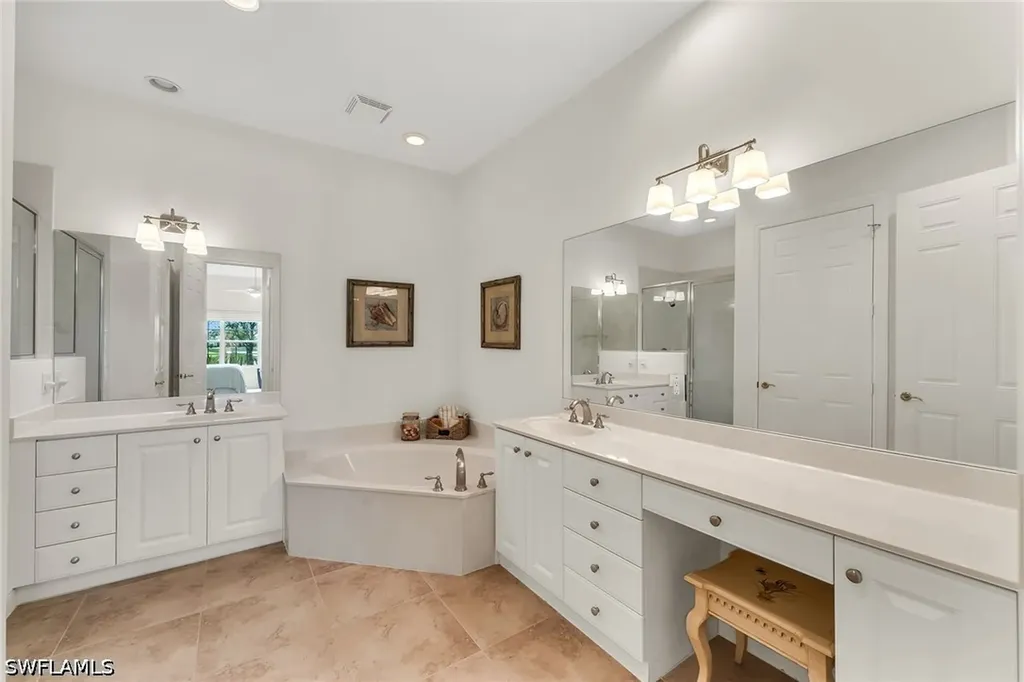 3141 Aviamar Circle Naples FL 34114