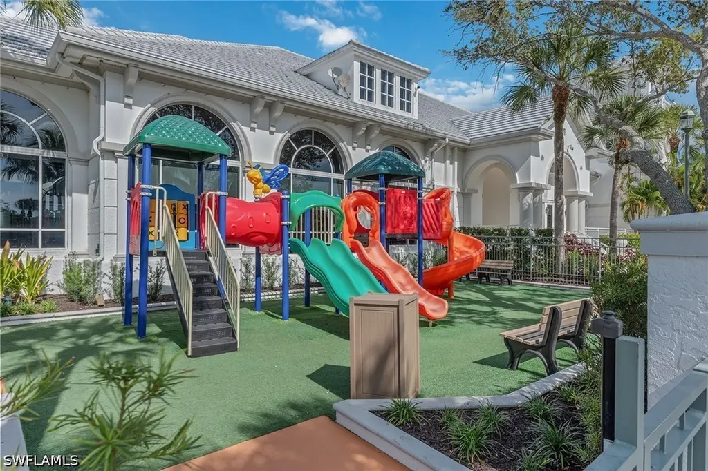 3141 Aviamar Circle Naples FL 34114