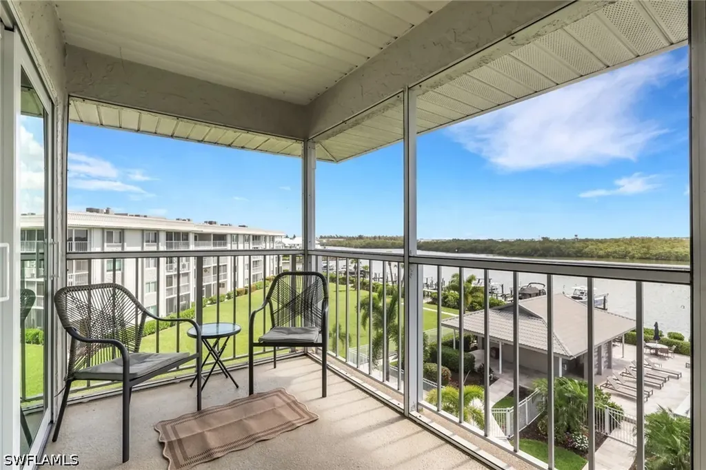 307 Goodlette-frank Road S Naples FL 34102