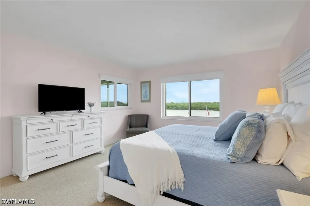 307 Goodlette-frank Road S Naples FL 34102