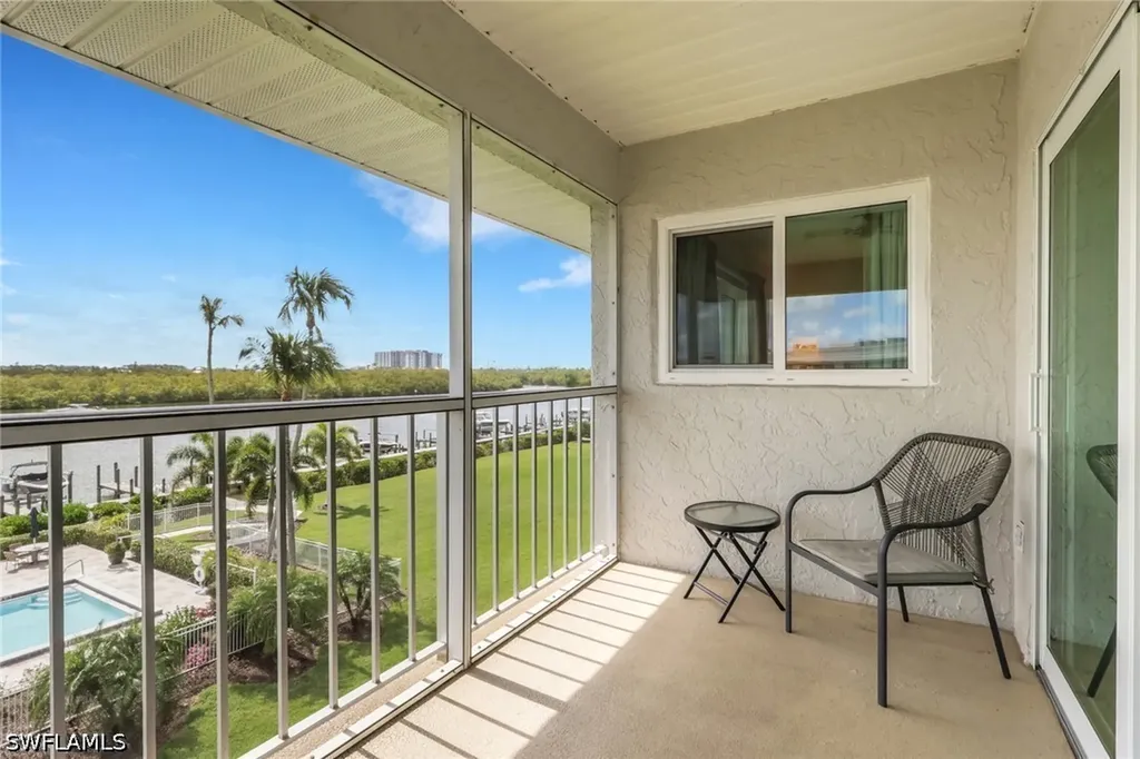 307 Goodlette-frank Road S Naples FL 34102