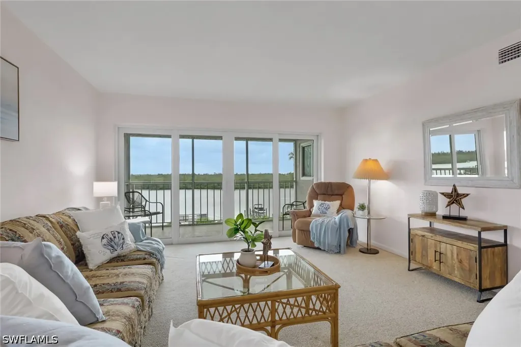 307 Goodlette-frank Road S Naples FL 34102