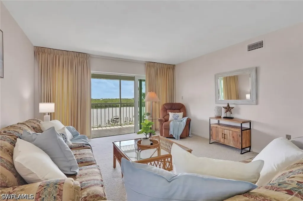 307 Goodlette-frank Road S Naples FL 34102