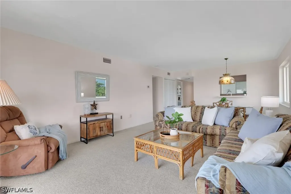 307 Goodlette-frank Road S Naples FL 34102