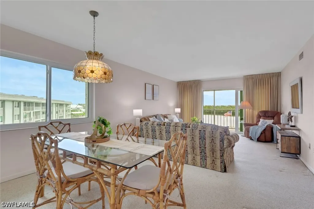 307 Goodlette-frank Road S Naples FL 34102
